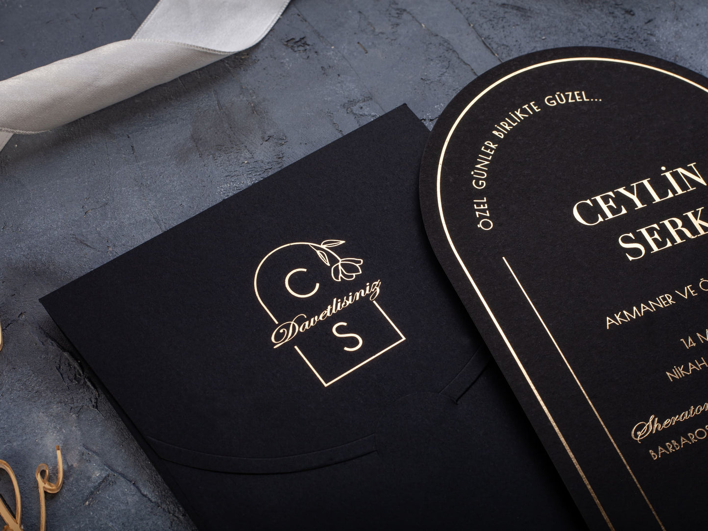 Luxury Black Arch Invitation with Gold Foil Print - LA Invitations Co